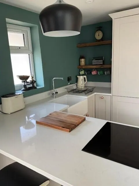 Brand New Stylish Converted Coach House In Cardiff 0*,  Velká Británie